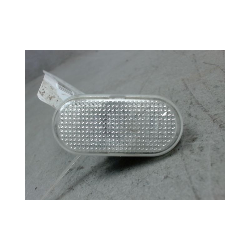 REPETITEUR AILE DROIT RENAULT TWINGO