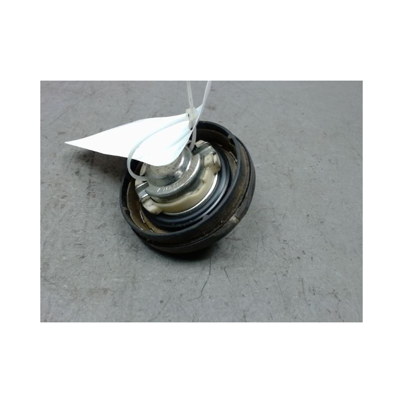 BOUCHON RESERVOIR A CARBURANT MERCEDES CLASSE C 2000-