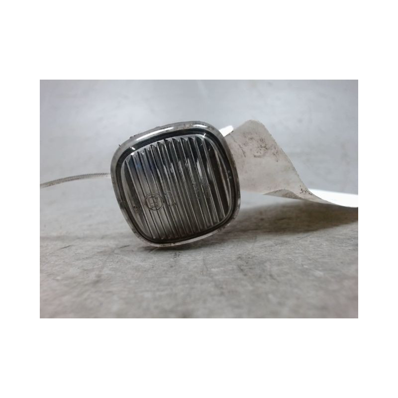 REPETITEUR AILE GAUCHE SEAT CORDOBA 99-2002