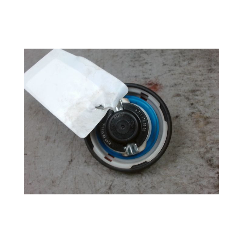 BOUCHON RESERVOIR A CARBURANT MERCEDES CLASSE C 2000-