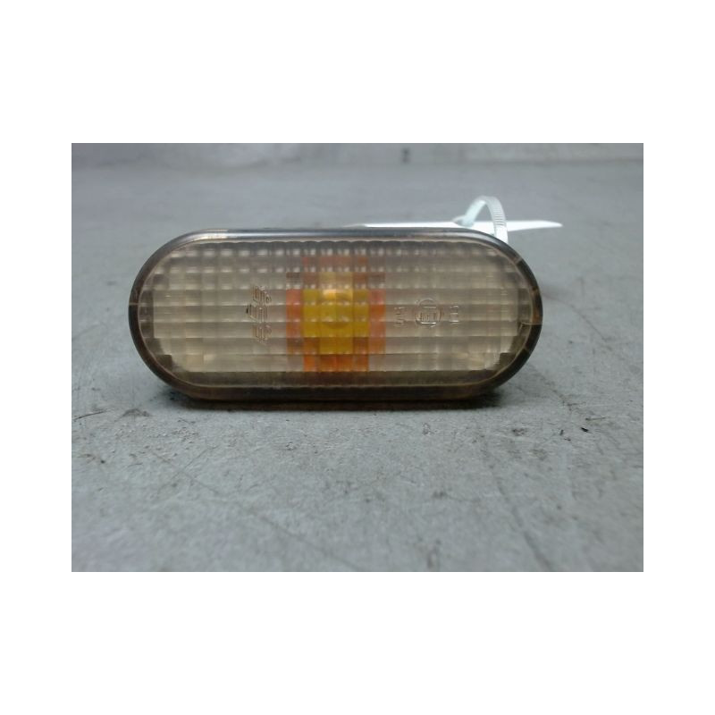 REPETITEUR AILE DROIT VOLKSWAGEN POLO