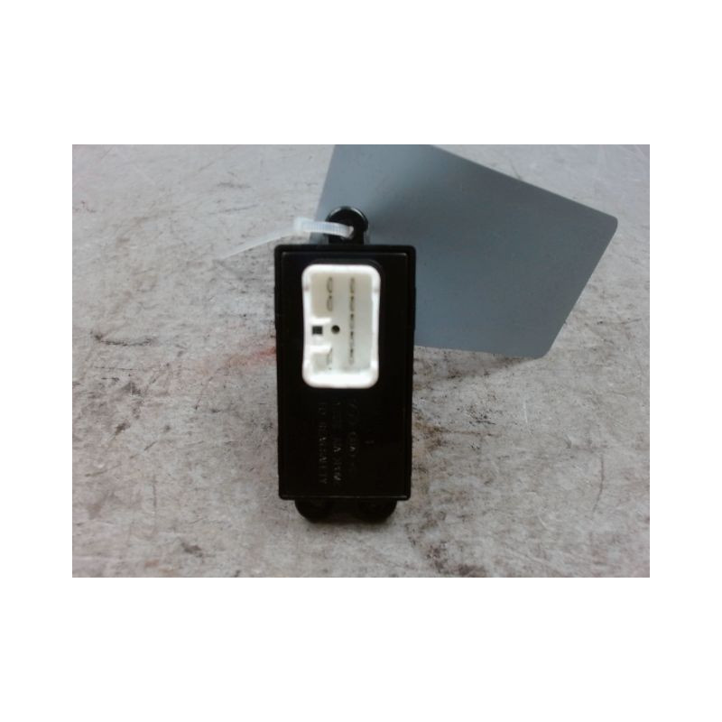 COMMANDE LEVE-GLACE PORTE ARD HYUNDAI I 30 2007-
