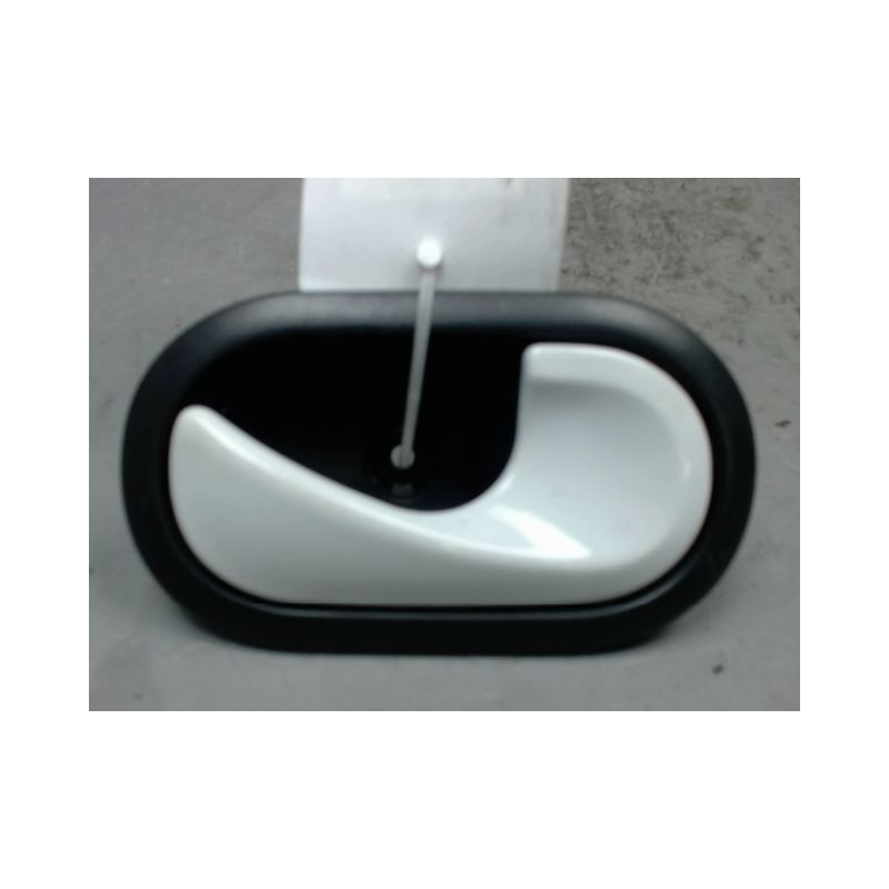 POIGNEE INTERIEURE PORTE AVANT DROIT RENAULT TWINGO 2 2007-