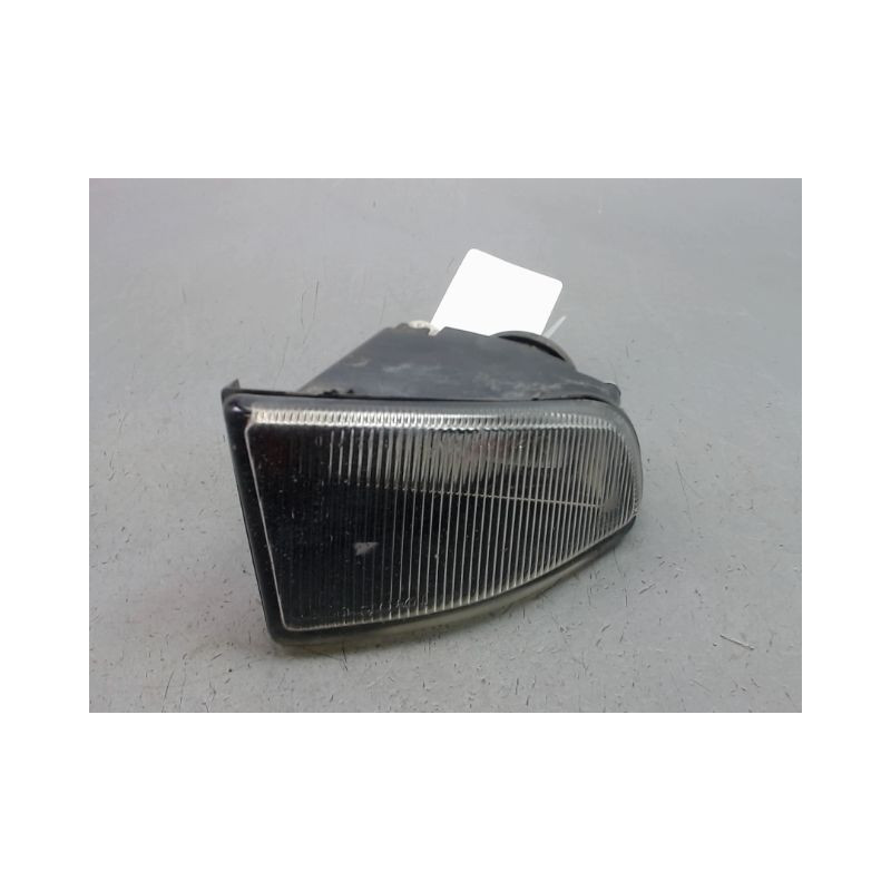PHARE ANTIBROUILLARD AVANT DROIT TOYOTA AVENSIS