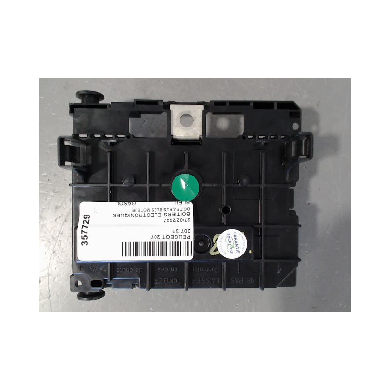 BOITE A FUSIBLES PEUGEOT 207 3P