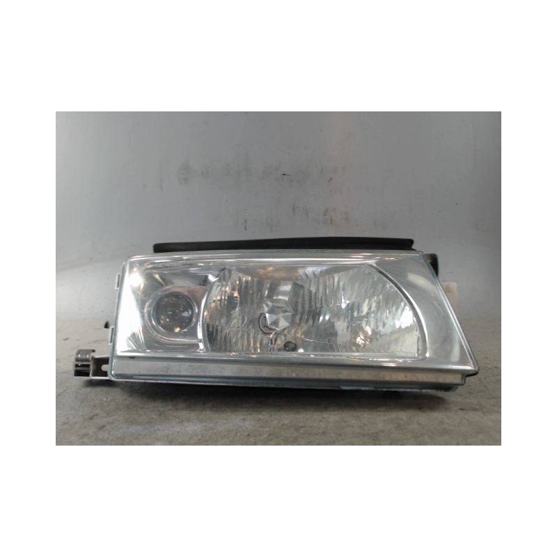 PHARE DROIT SKODA OCTAVIA COMBI 2000-