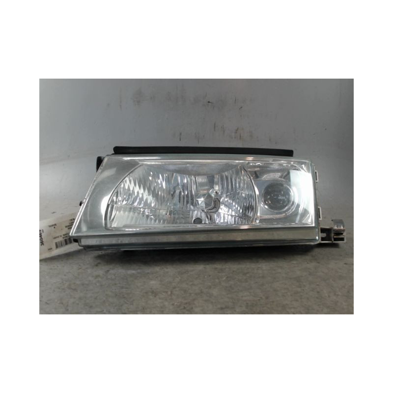 PHARE GAUCHE SKODA OCTAVIA COMBI 2000-