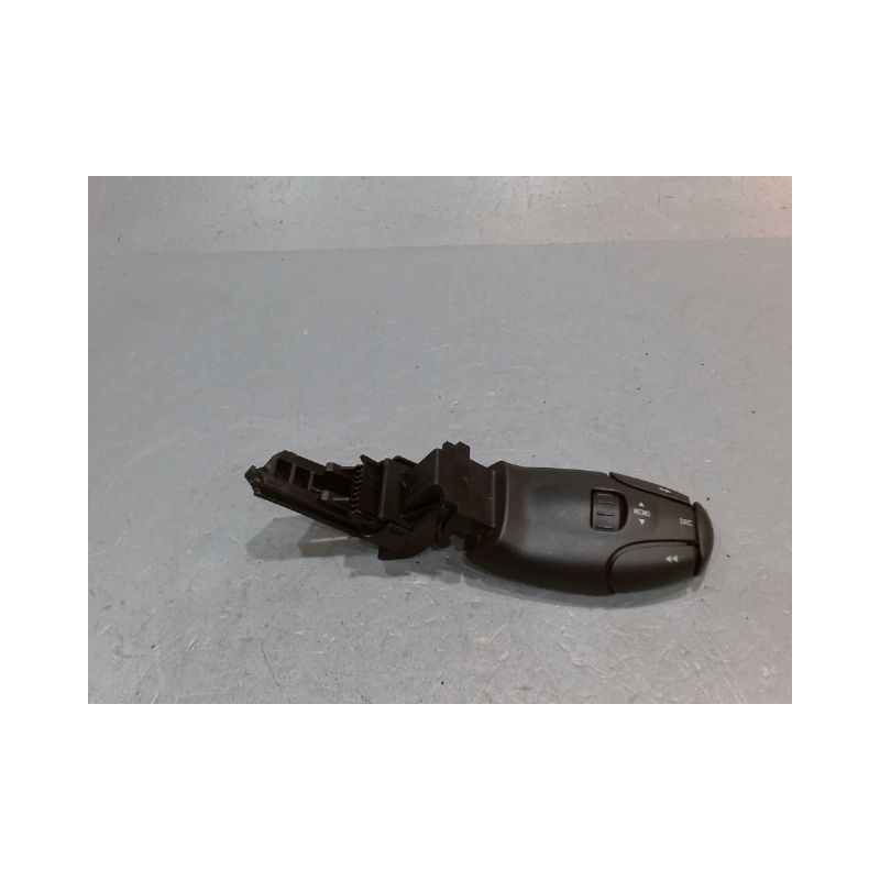 COMMANDE AUTORADIO PEUGEOT 207