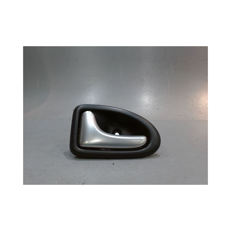 POIGNEE INTERIEURE PORTE AVANT GAUCHE RENAULT CLIO