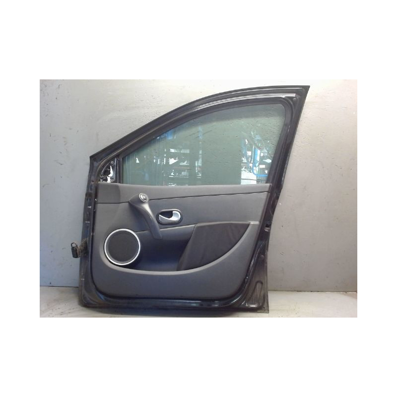 PORTE AVANT DROIT RENAULT CLIO