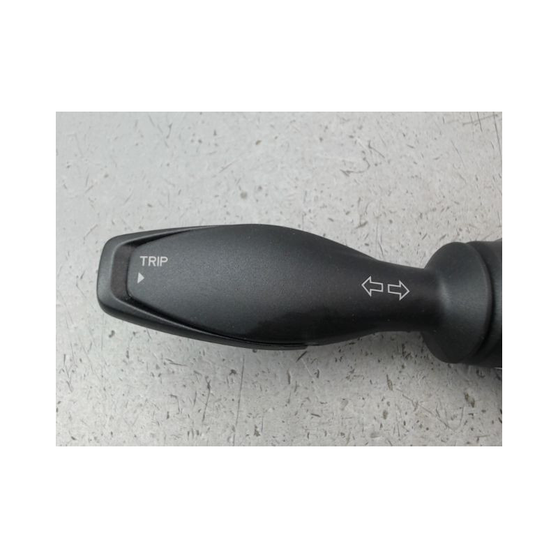 COMMANDE CLIGNOTANT FORD KA+