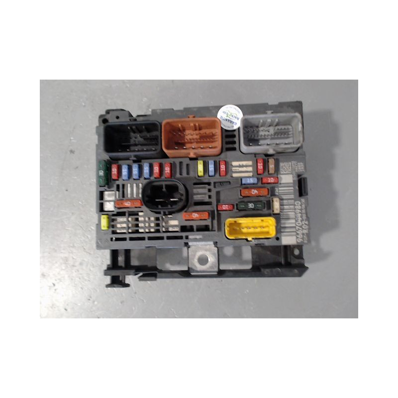 BOITE A FUSIBLES PEUGEOT 407 SW Phase 1 2004-2008