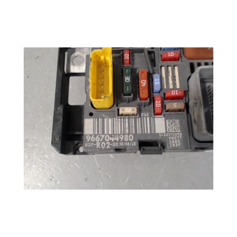 BOITE A FUSIBLES PEUGEOT 407 SW Phase 1 2004-2008