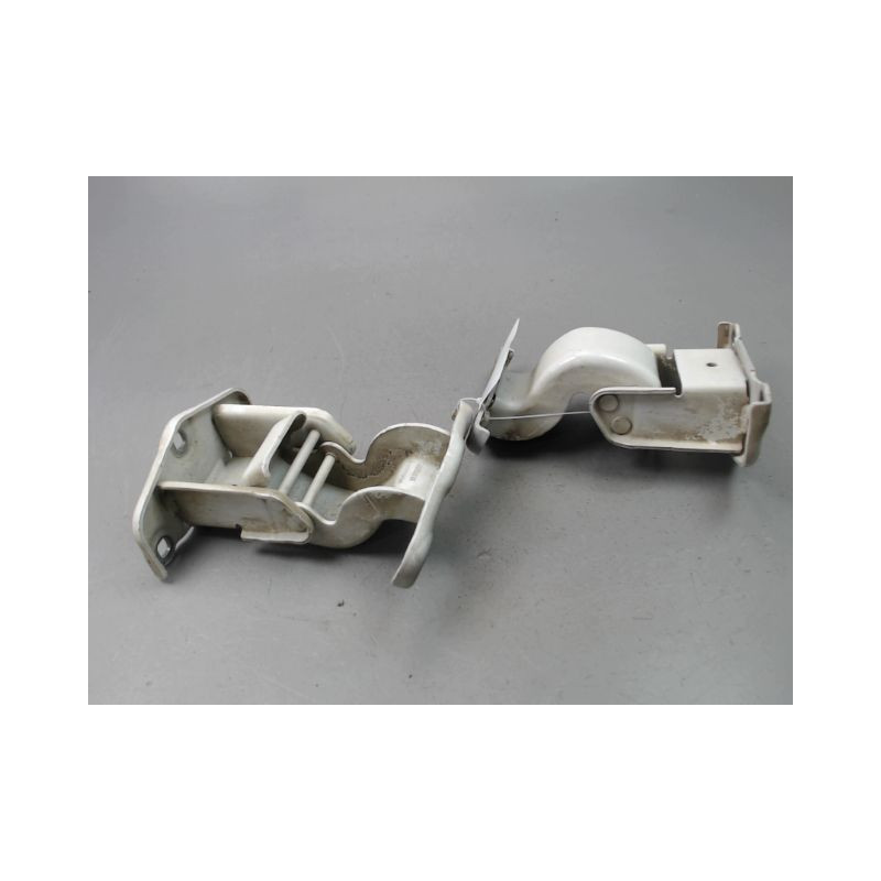 CHARNIERE SUP PORTE BATTANTE ARG RENAULT TRAFIC