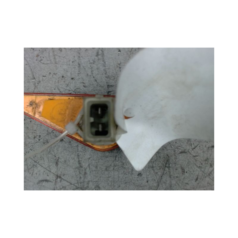 REPETITEUR AILE DROIT FORD FOCUS 98-04