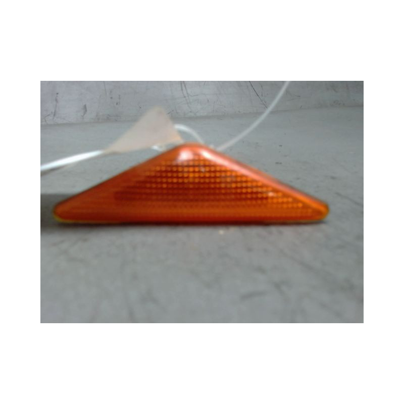 REPETITEUR AILE GAUCHE FORD FOCUS 98-04