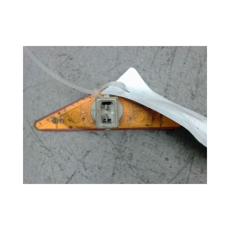 REPETITEUR AILE GAUCHE FORD FOCUS 98-04