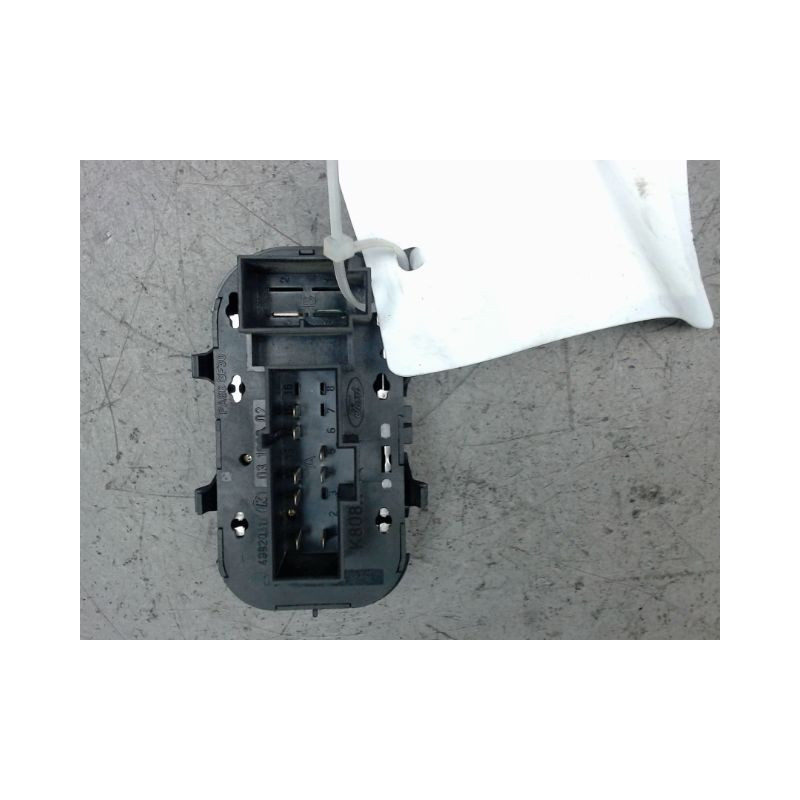 COMMANDE LEVE-GLACE PORTE AVG FORD FOCUS 98-04