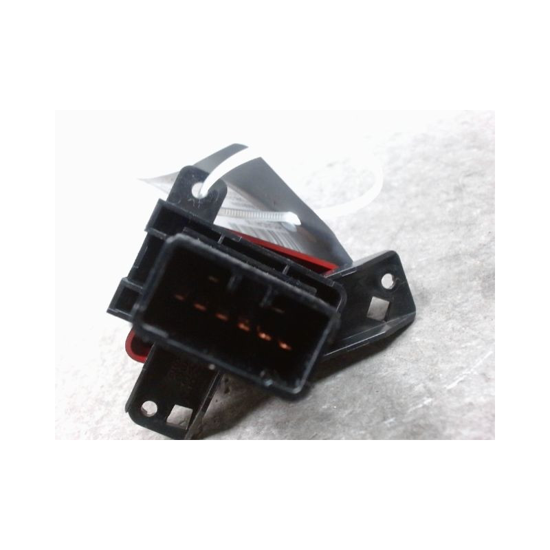 BOUTON DE WARNING HYUNDAI I 30 2007-