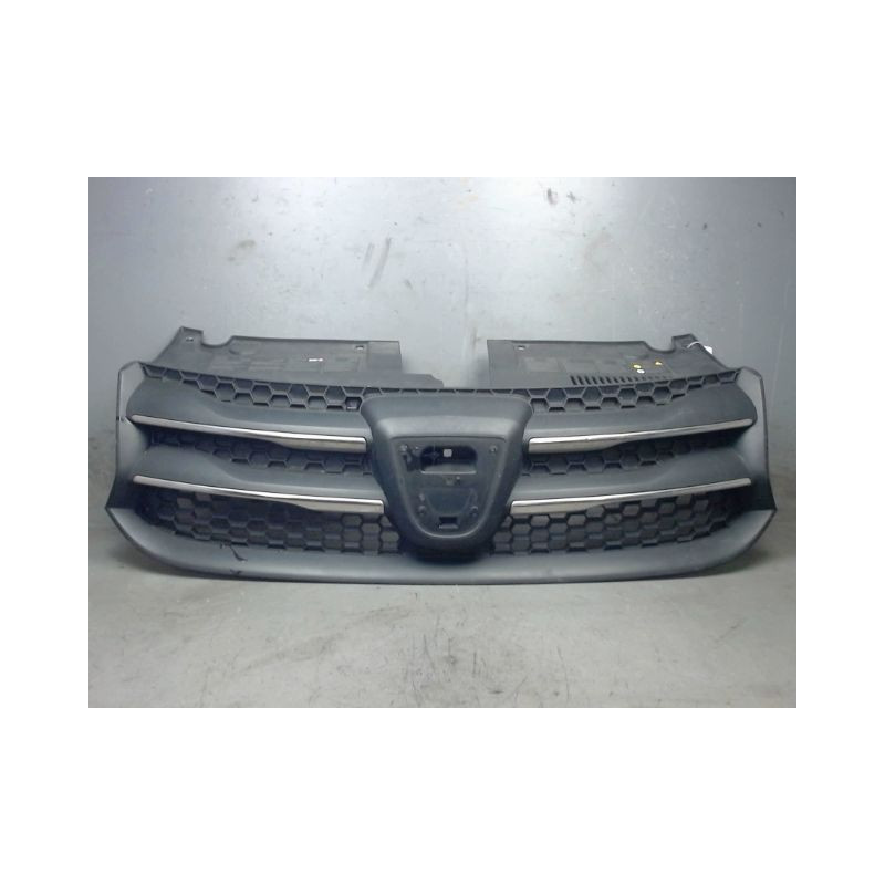 CALANDRE DACIA SANDERO