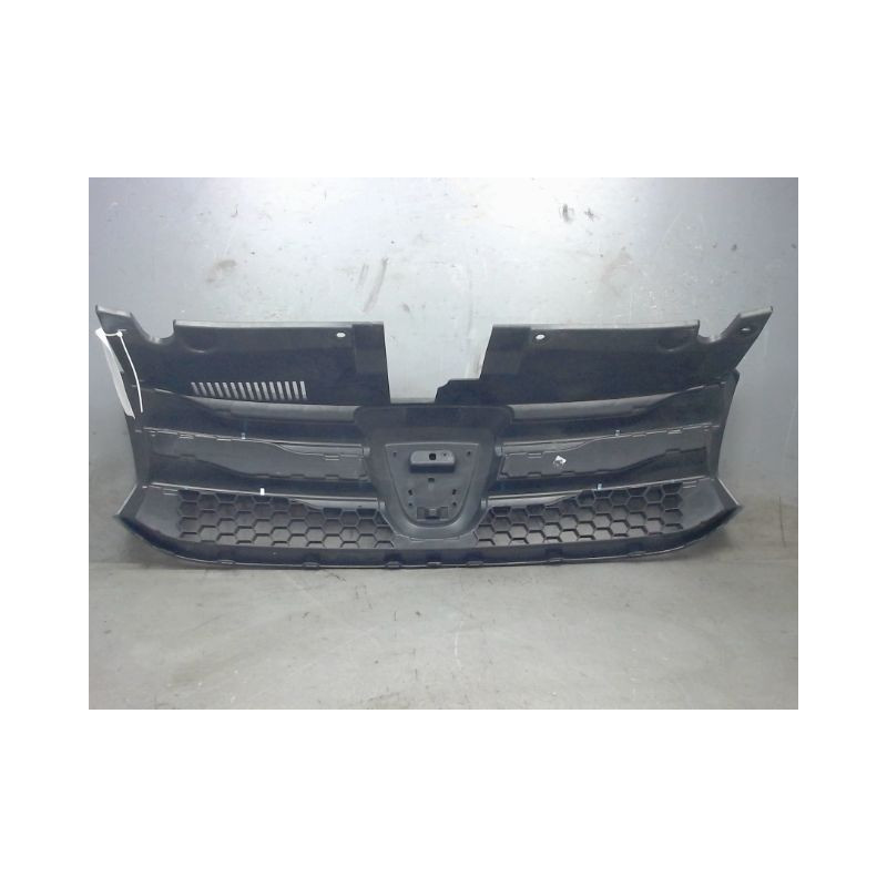 CALANDRE DACIA SANDERO