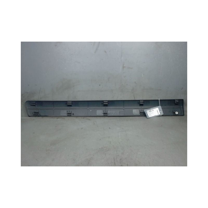 PROTECTION PORTE AVANT DROIT DACIA LOGAN MCV 2007-