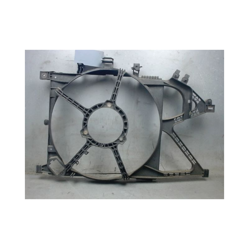 SUPPORT DE VENTILATEUR OPEL CORSA 2000-8.2003