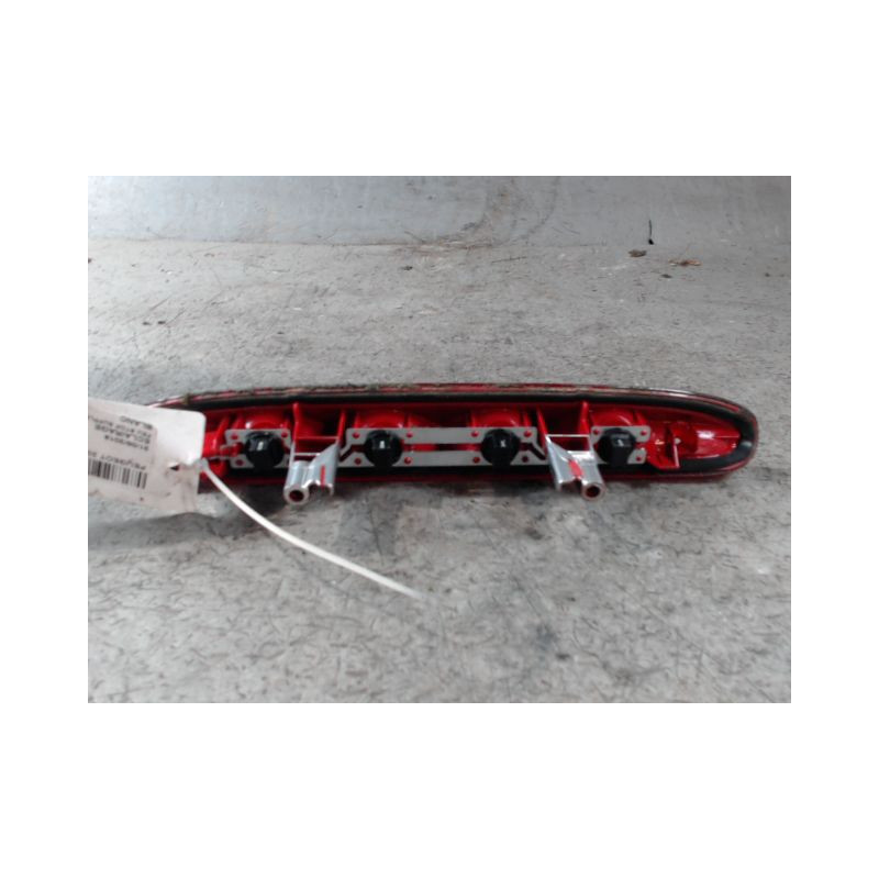 FEUX STOP SUPPLEMENTAIRE PEUGEOT 208
