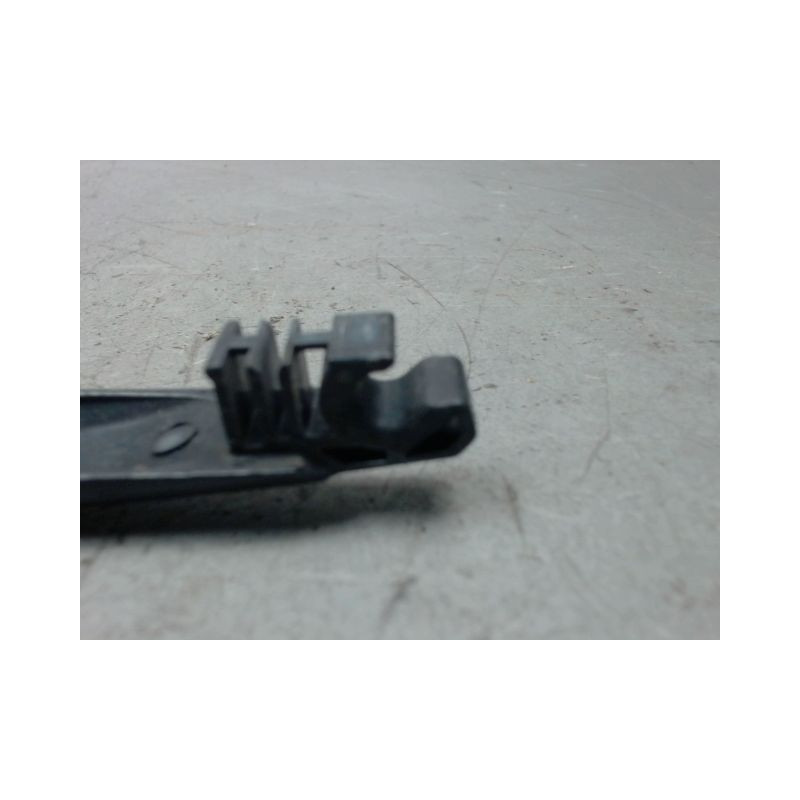 BRAS ESSUIE-GLACE ARRIERE TOYOTA YARIS