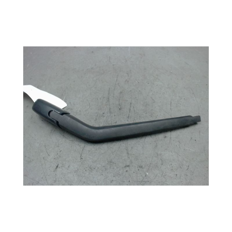BRAS ESSUIE-GLACE ARRIERE TOYOTA YARIS