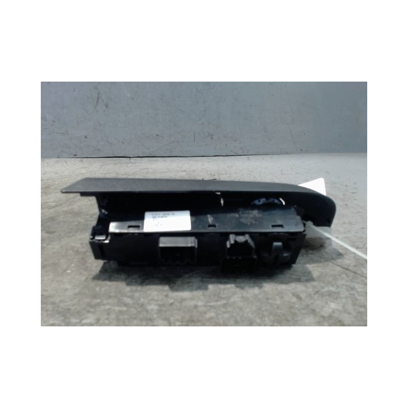 COMMANDE LEVE-GLACE PORTE AVG FORD T.COURIER