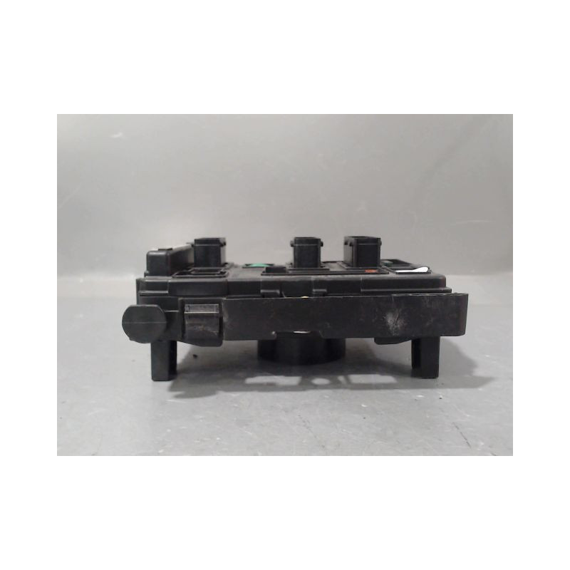BOITE A FUSIBLES PEUGEOT 206 1998-2009