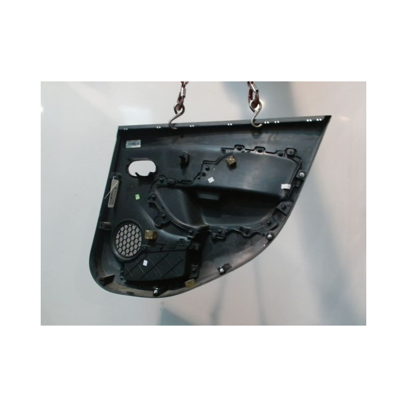 GARNITURE PORTE ARRIERE GAUCHE DACIA SANDERO 2008-