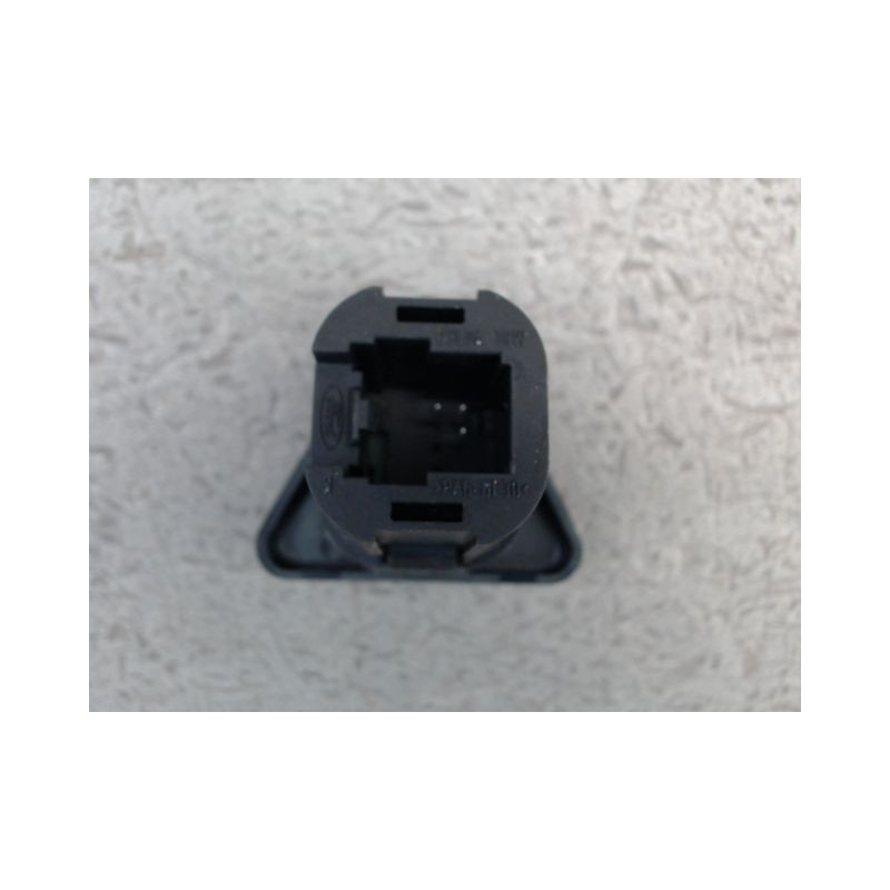 BOUTON DE WARNING FORD FIESTA