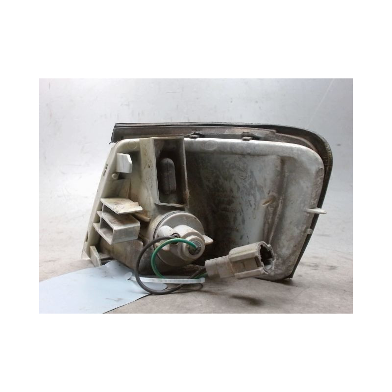 CLIGNOTANT DROIT NISSAN PRIMERA