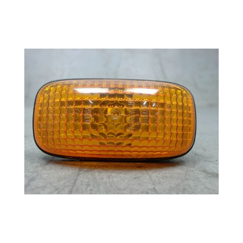 REPETITEUR AILE DROIT NISSAN PRIMERA