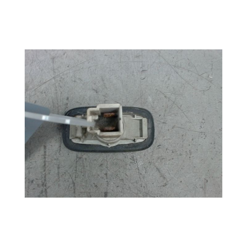 REPETITEUR AILE DROIT NISSAN PRIMERA