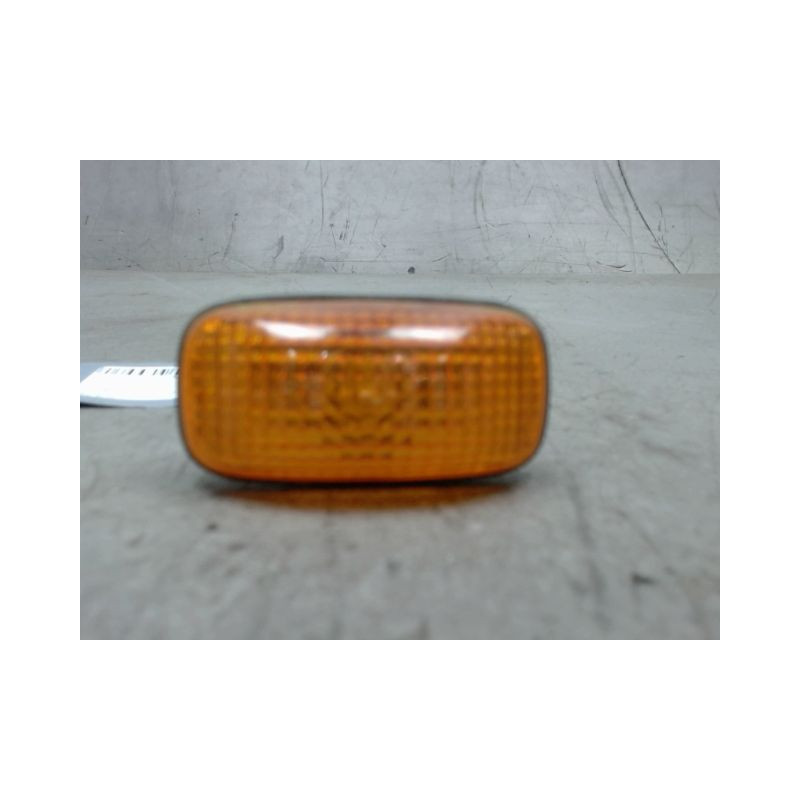 REPETITEUR AILE GAUCHE NISSAN PRIMERA