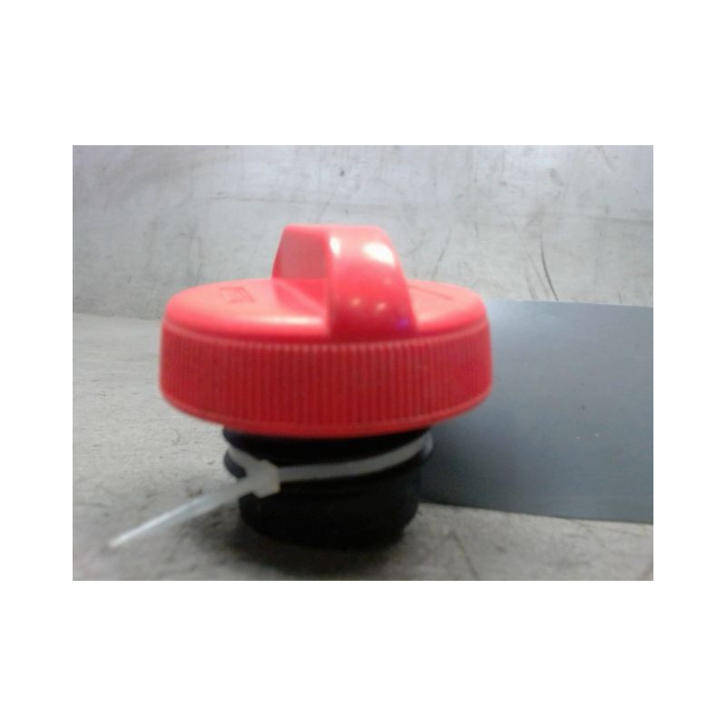 BOUCHON RESERVOIR A CARBURANT NISSAN PRIMERA