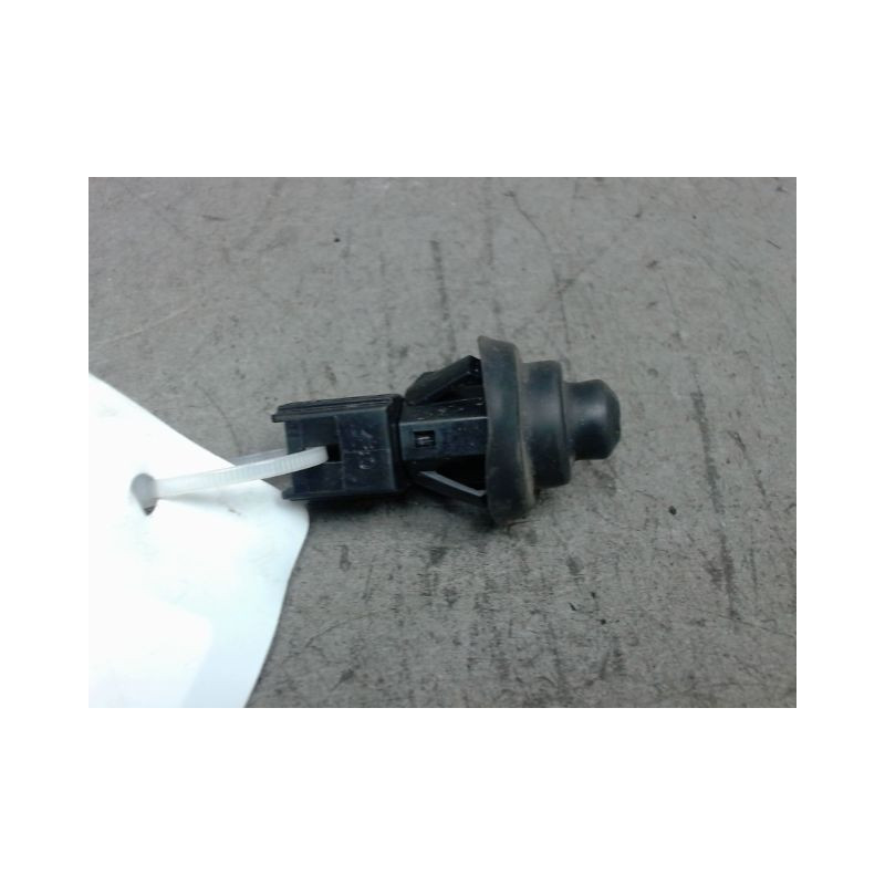 CONTACTEUR PORTE AVANT GAUCHE DACIA SANDERO