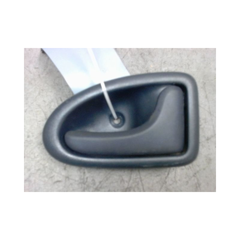 POIGNEE INTERIEURE PORTE AVANT DROIT RENAULT CLIO II PH.2 01-06