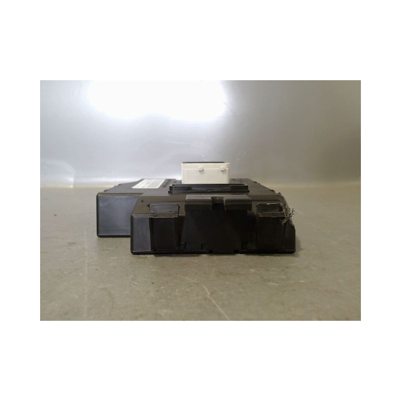 BOITIER GESTION HABITACLE RENAULT TRAFIC