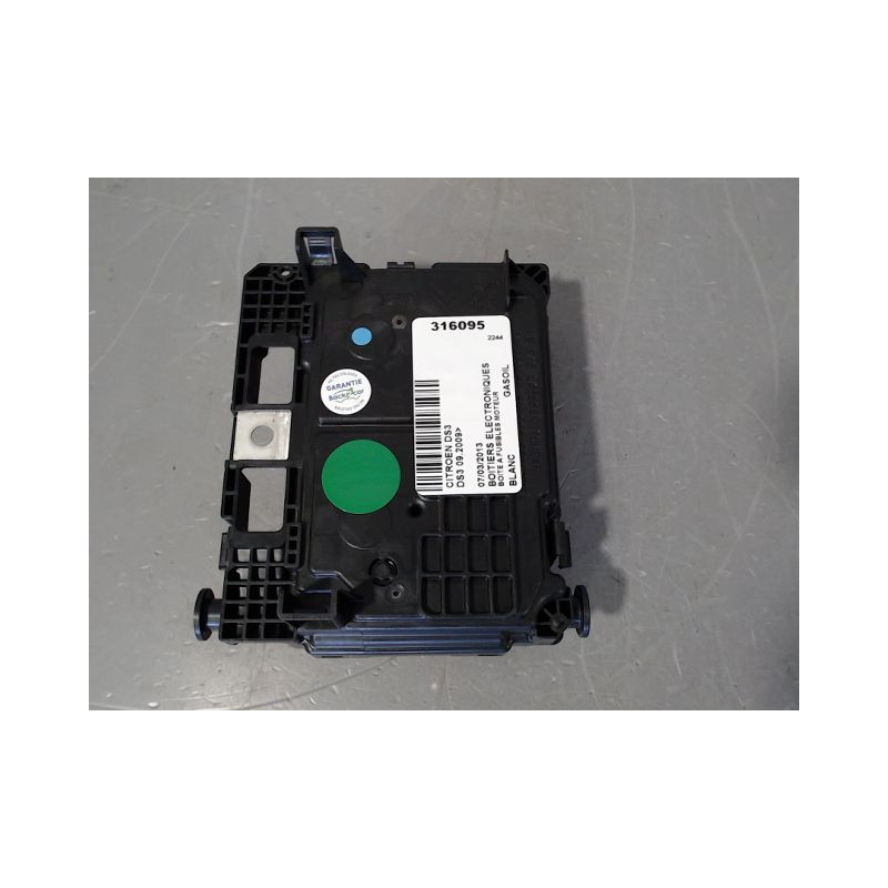 BOITE A FUSIBLES CITROEN DS3 2009-