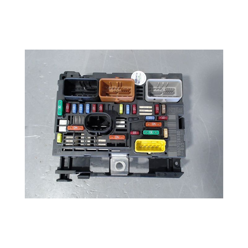 BOITE A FUSIBLES PEUGEOT 5008 2009-
