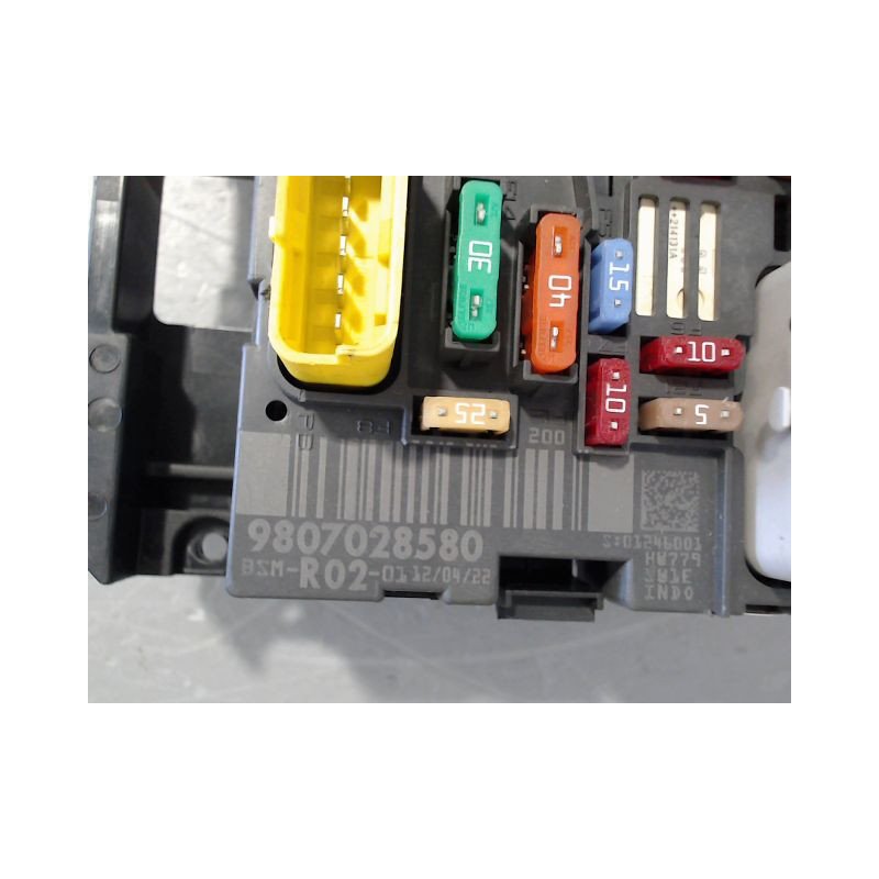 BOITE A FUSIBLES PEUGEOT 5008 2009-