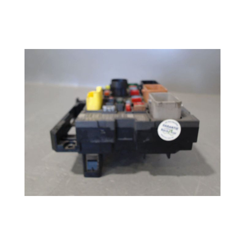 BOITE A FUSIBLES PEUGEOT 308 2007-