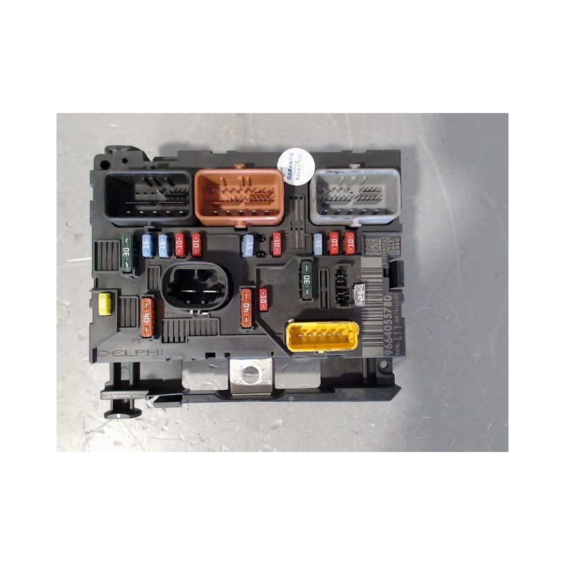 BOITE A FUSIBLES PEUGEOT 207 SW