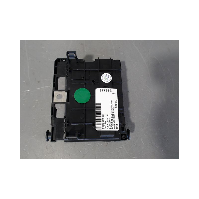 BOITE A FUSIBLES PEUGEOT 207 SW