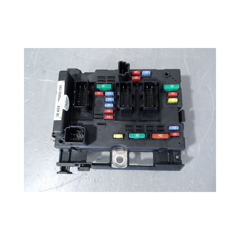BOITE A FUSIBLES PEUGEOT 206 5P