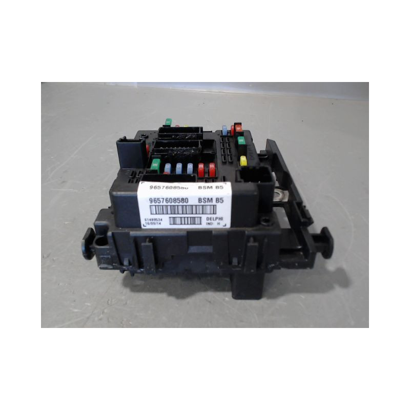 BOITE A FUSIBLES PEUGEOT 206 5P